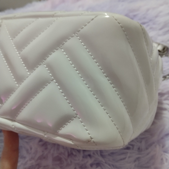 Host Pick✨Micheal Kors Peyton MED shoulder flap optic white bag NewW/Defects - Picture 15 of 17